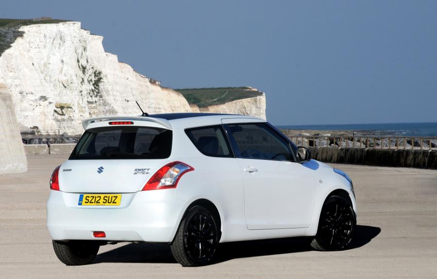  Suzuki Swift Attitude Special Edition 2012 года  (UK) (фото 3 из 6)